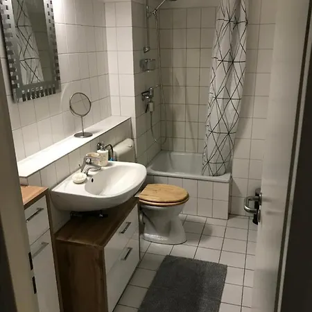 Apartment Stadtwohnung Im Zentrum Mit 24-7 Self Check-in, Wlan & Smart Tv *